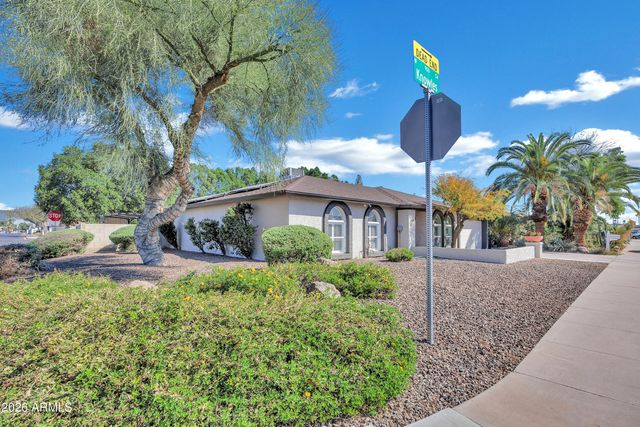 960 W KNOWLES Circle, Mesa, AZ 85210