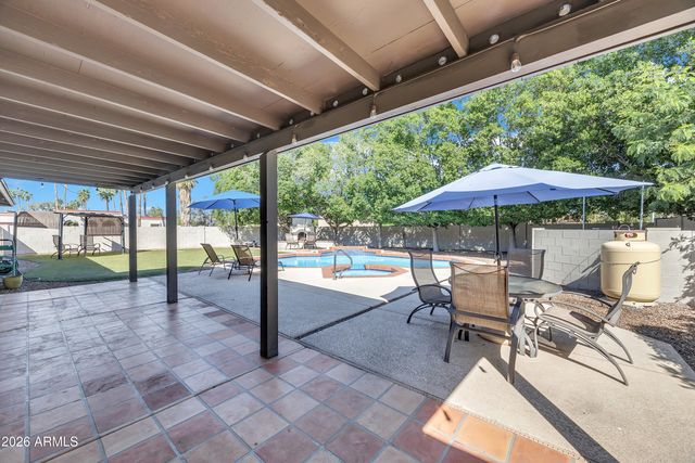 960 W KNOWLES Circle, Mesa, AZ 85210