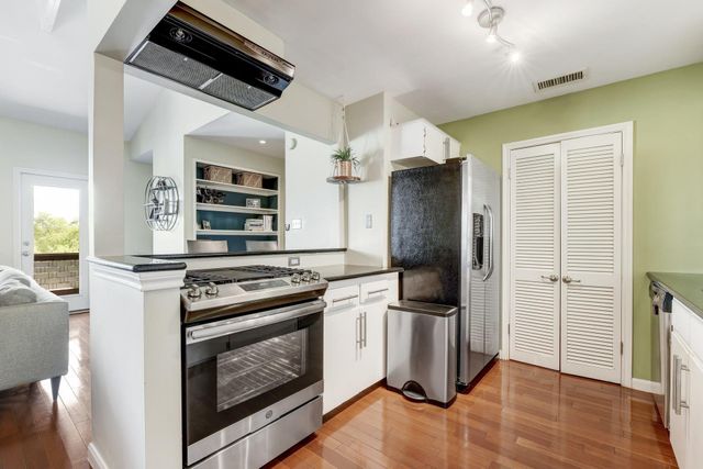 1100 Azie Morton RD 1102, Austin, TX 78704