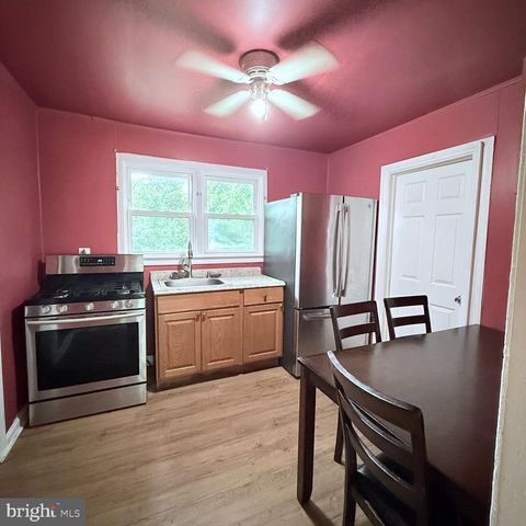 6917 MARKET ST, Mays Landing, NJ 08330