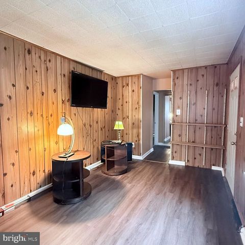 6917 MARKET ST, Mays Landing, NJ 08330