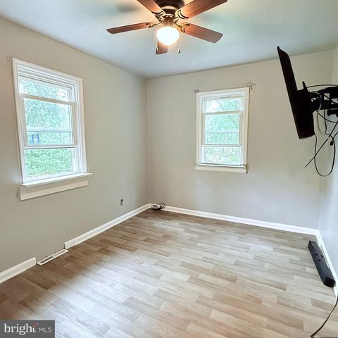 6917 MARKET ST, Mays Landing, NJ 08330