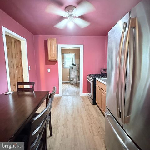 6917 MARKET ST, Mays Landing, NJ 08330