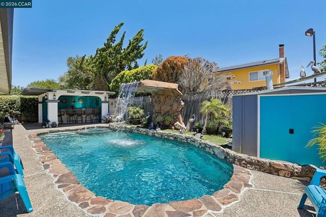 36874 Laurel St, Newark, CA 94560