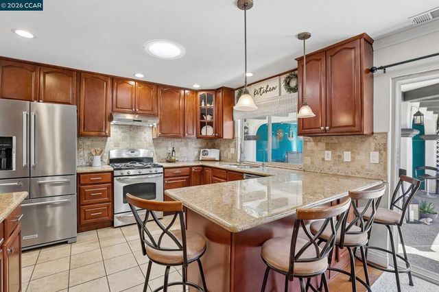 36874 Laurel St, Newark, CA 94560
