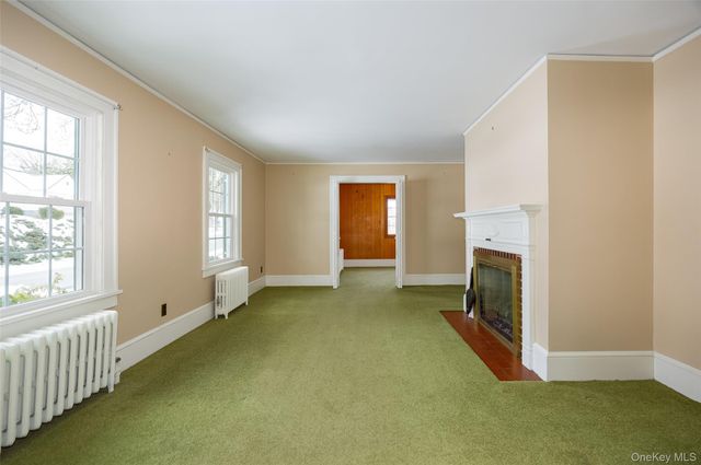 6 Rosalind Road, Poughkeepsie, NY 12601