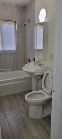 2506 Washington St, Hollywood, FL 33020