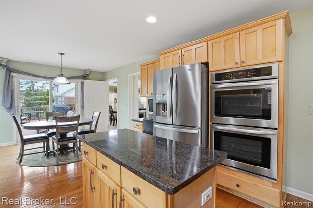 29126 Eastman Trail, Novi, MI 48377