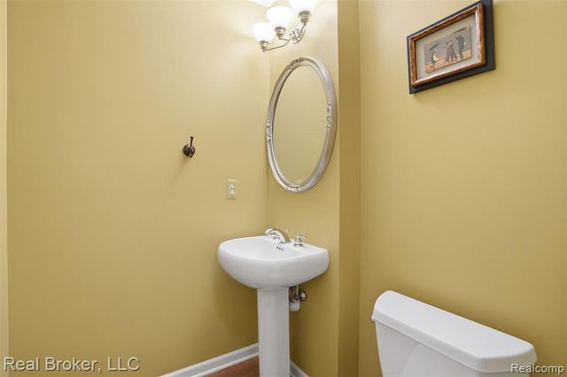 29126 Eastman Trail, Novi, MI 48377