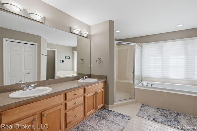 29126 Eastman Trail, Novi, MI 48377