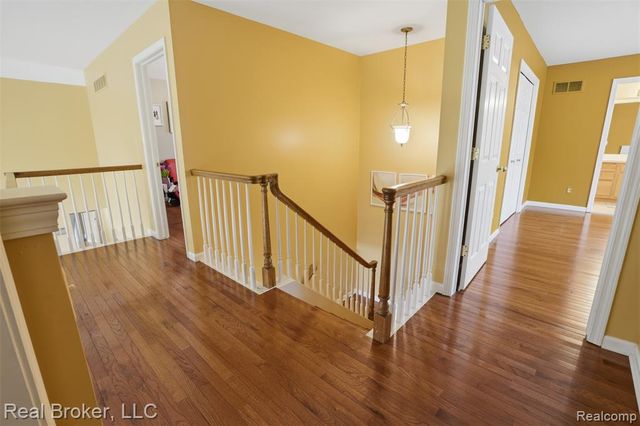 29126 Eastman Trail, Novi, MI 48377