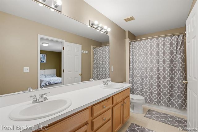 29126 Eastman Trail, Novi, MI 48377