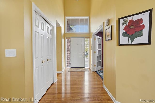 29126 Eastman Trail, Novi, MI 48377