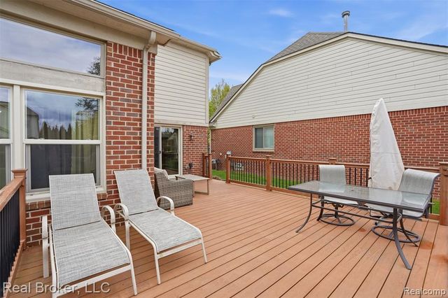 29126 Eastman Trail, Novi, MI 48377