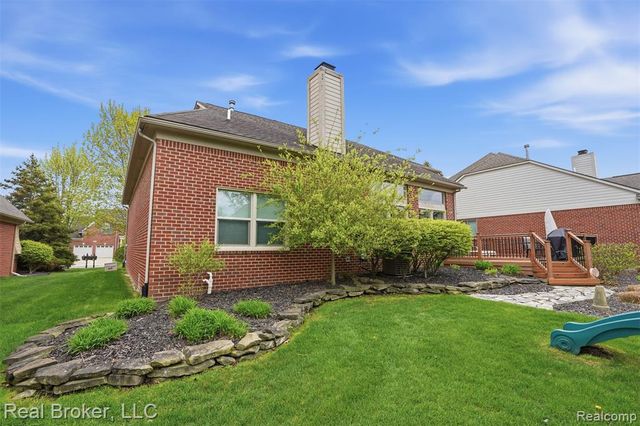 29126 Eastman Trail, Novi, MI 48377