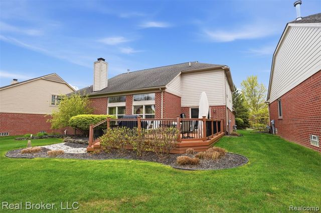 29126 Eastman Trail, Novi, MI 48377