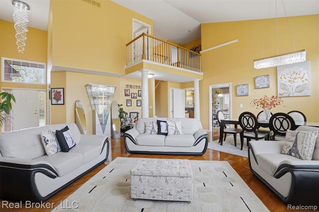 29126 Eastman Trail, Novi, MI 48377