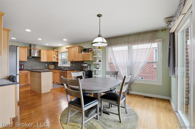 29126 Eastman Trail, Novi, MI 48377