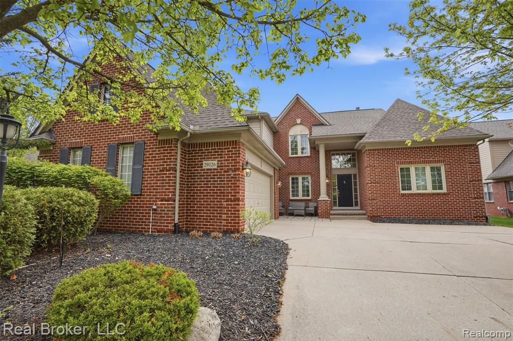 29126 Eastman Trail, Novi, MI 48377