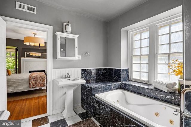 609 W HORTTER ST, Philadelphia, PA 19119