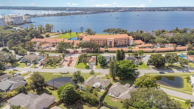 360 Island Oaks Place, Merritt Island, FL 32953