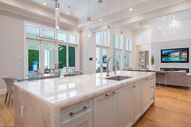 452 Putter Point DR, Naples, FL 34103