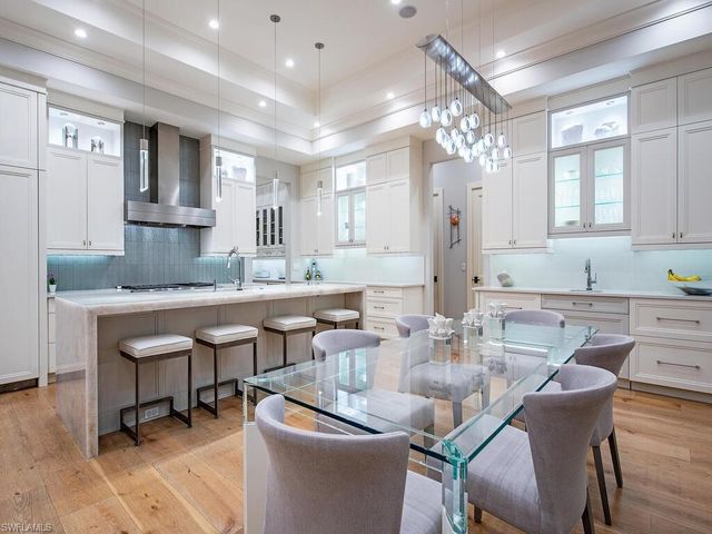 452 Putter Point DR, Naples, FL 34103