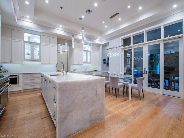 452 Putter Point DR, Naples, FL 34103