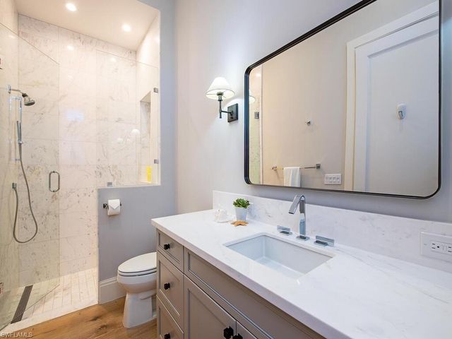 452 Putter Point DR, Naples, FL 34103