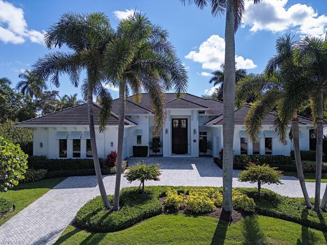 452 Putter Point DR, Naples, FL 34103