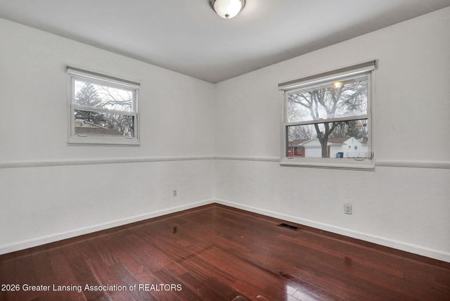 3945 Windward Drive, Lansing, MI 48911