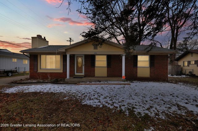 3945 Windward Drive, Lansing, MI 48911
