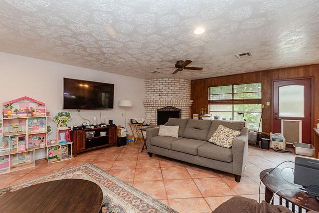 9103 Meaux Drive, Houston, TX 77031