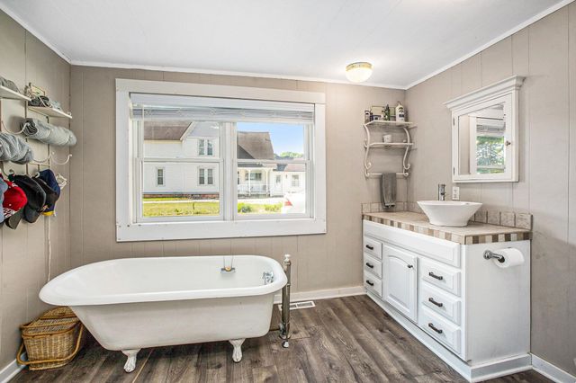 605 Lincoln Avenue, Elberta, MI 49628