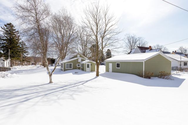 605 Lincoln Avenue, Elberta, MI 49628