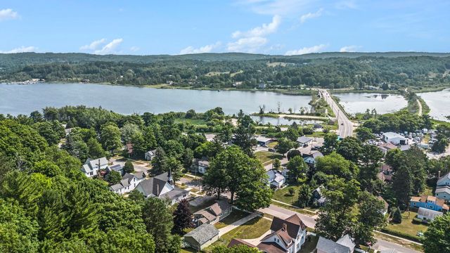 605 Lincoln Avenue, Elberta, MI 49628