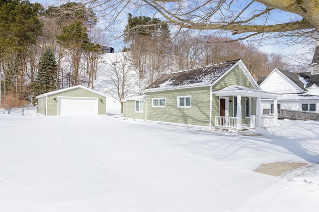 605 Lincoln Avenue, Elberta, MI 49628