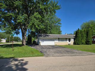 6809 S Joanne Avenue, Rochelle, IL 61068