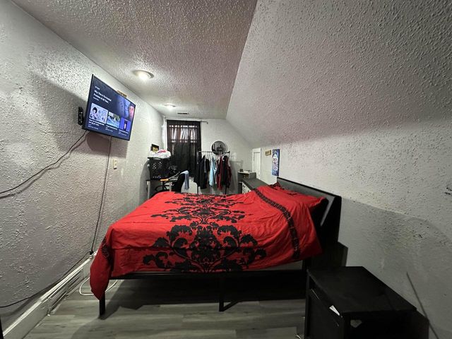 3024 N 20th STREET, Milwaukee, WI 53206