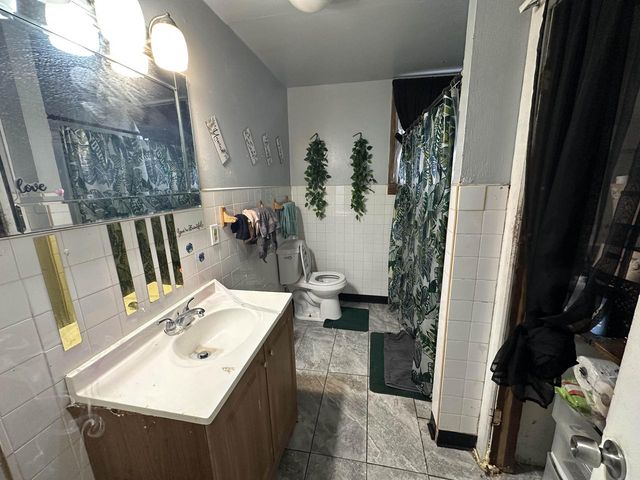 3024 N 20th STREET, Milwaukee, WI 53206