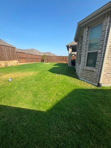 1808 Pelham Drive, Aubrey, TX 76227