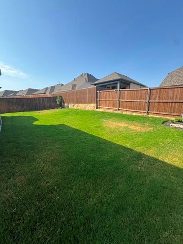 1808 Pelham Drive, Aubrey, TX 76227