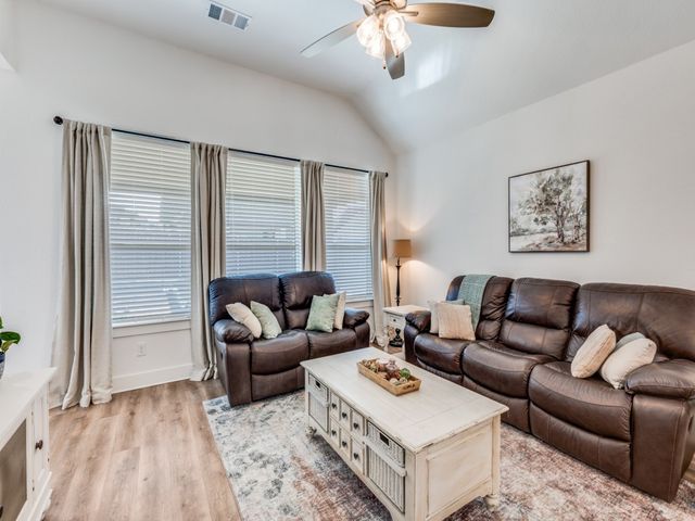 1808 Pelham Drive, Aubrey, TX 76227