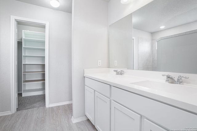 1924 HEATHER GLEN DR, New Braunfels, TX 78130