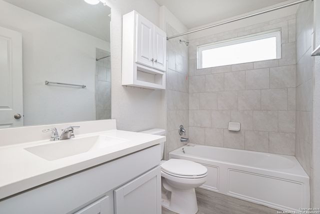 1924 HEATHER GLEN DR, New Braunfels, TX 78130