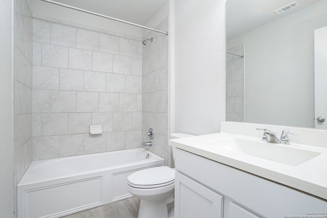 1924 HEATHER GLEN DR, New Braunfels, TX 78130