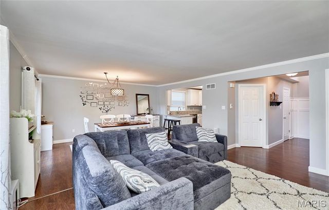 16032 Sandalwood Creek Drive, Wildwood, MO 63038
