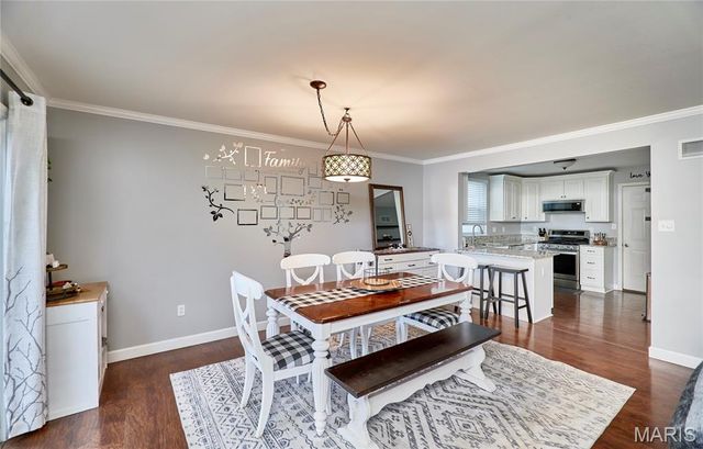 16032 Sandalwood Creek Drive, Wildwood, MO 63038