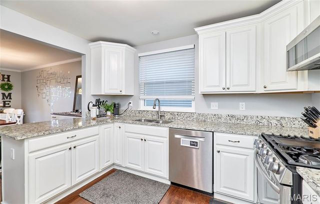 16032 Sandalwood Creek Drive, Wildwood, MO 63038
