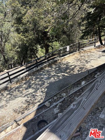 1327 Evergreen Lane, Lake Arrowhead, CA 92352